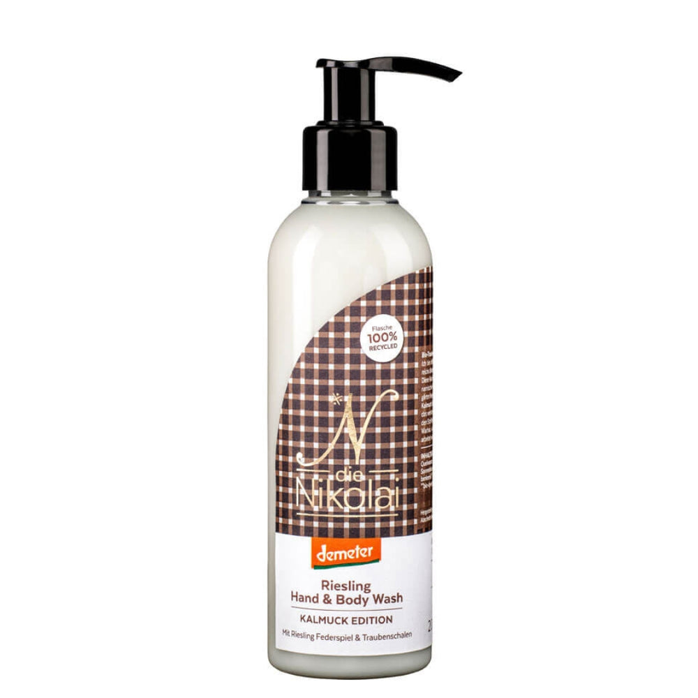 dieNikolai Riesling Hand & Body Wash Kalmuck Edition Pumpflasche mit Demeter-Siegel und braunem Karomuster – Bio-Duschpflege aus der Wachau