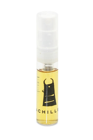 Achilles Naturparfum Mini im transparenten Sprühflakon mit goldener Flüssigkeit – Naturparfum erhältlich bei dieNikolai Bio-Naturkosmetik aus der Wachau