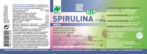 NaturKraftWerke Spirulina India 60g Etikett mit blaugrüner Mikroalge, 150 Presslingen und Vitamin B12 – Bio-Nahrungsergänzung erhältlich bei dieNikolai